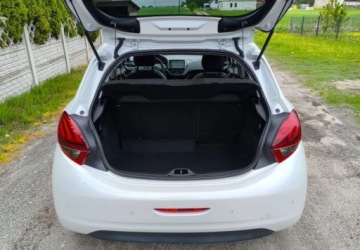 Peugeot 208 I Hatchback 5d Facelifting 1.2 PureTech 110KM 2017 Peugeot 208 Peugeot 208 1.2 Benzyna 110KM, zdjęcie 4