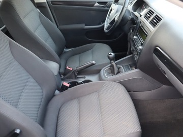 Volkswagen Jetta V 1.6 TDI-CR 105KM 2010 VW Jetta 1.6 TDI, Klima, Klimatronic, Tempomat, zdjęcie 8