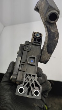 ПЕДАЛЬ ГАЗА VOLKSWAGEN PASSAT B5 8D1721523F