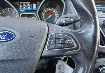 Ford Focus III Kombi Facelifting 1.5 TDCi 95KM 2017 Ford Focus Ford Focus 1.5 TDCiEcoBlue 95 KM M6 SalonPLSerwisASOFVMarza, zdjęcie 18