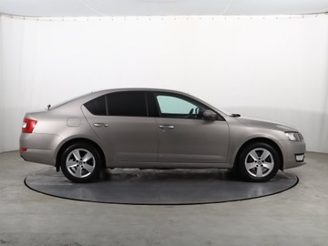 Skoda Octavia II Hatchback Facelifting 1.2 TSI 105KM 2013 Skoda Octavia 1.2 TSI, Salon Polska, Serwis ASO, zdjęcie 5