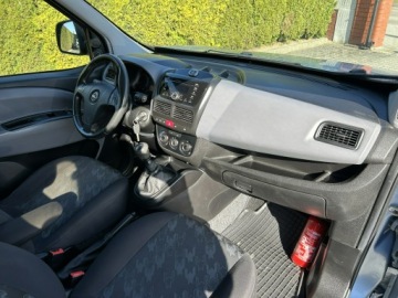 Opel Combo D Tour 1.4 95KM 2014 Opel Combo 1.4i 2Fast bardzo zadbany,serwisowany, zdjęcie 17