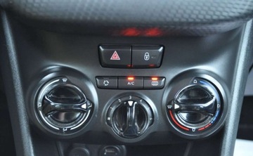 Peugeot 2008 I SUV 1.2 VTi 82KM 2013 Peugeot 2008 Benzyna Klimatyzacja 1.2 Benzyna 82KM, zdjęcie 27