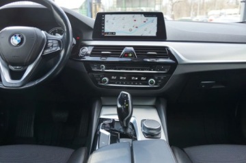 BMW Seria 5 G30-G31 Limuzyna 520d 190KM 2017 BMW Seria 5 2.0 Diesel 190 KM, 4x4, Navi, Kamera, LED, Polskora, Hak, GWAR, zdjęcie 13