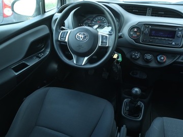 Toyota Yaris III Hatchback 5d Facelifting 2017 1.0 VVT-i 72KM 2020 Toyota Yaris 1.0 VVT-i, Salon Polska, zdjęcie 6