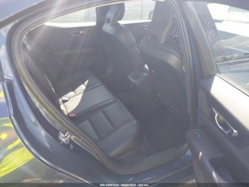 Volvo S60 III 2022 Volvo S60 B5 Momentum 2022 2.0l 2.0 Benzyna 247KM, zdjęcie 8