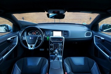 Volvo V60 I Kombi Facelifting 2.0 D4 DRIVE-E 190KM 2018 VOLVO V60 D4 190KM GEARTRONIC R-DESIGN, CZARNA PERŁA, BI-XENON, ALCANTARA !, zdjęcie 11