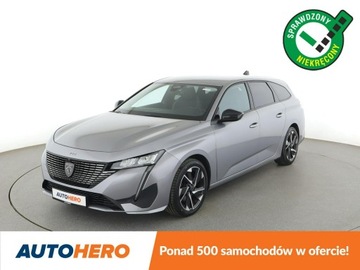 Peugeot 3008 II Crossover Facelifting  1.2 PureTech 130KM 2022 Peugeot 3008 Automat Navi Kamera cofania