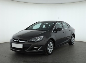 Opel Astra J Sedan 1.4 Turbo ECOTEC 140KM 2015 Opel Astra 1.4 T, Salon Polska, 1. Właściciel, zdjęcie 1