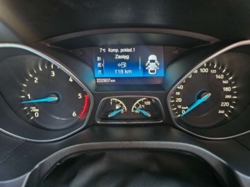 Ford Focus III Kombi Facelifting 1.5 TDCi 120KM 2017 Ford Focus navi grz. fotele grz. kierownica ALU 18 2x kola 1.5, zdjęcie 19