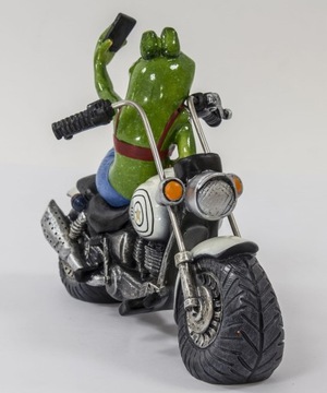 FIGURKA ŻABA NA MOTORZE ROBIĄCA SELFIE MOTOCYKLISTA ŻABKA