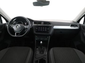 Volkswagen Tiguan II SUV 2.0 TDI 150KM 2019 Volkswagen Tiguan led dsg navi pdc asystenci auto, zdjęcie 14
