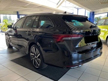Skoda Octavia IV Liftback 1.5 TSI EVO 150KM 2026 SKODA Octavia Sportline 1.5 TSI mHEV DSG Combi 150KM 2026, zdjęcie 2