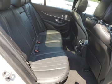 Mercedes Klasa E W213 2019 Mercedes-Benz Klasa E 2019 Mercedes-Benz E-Class E 300 4MATIC Sedan 2.0, zdjęcie 9