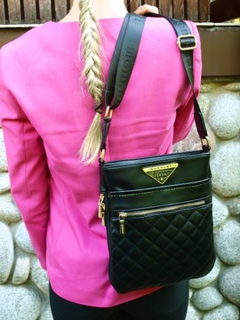 Черная стеганая сумка-мессенджер Monnari с логотипом