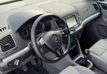Volkswagen Sharan II Van Facelifting 2.0 TDI SCR 184KM 2017 Volkswagen Sharan 2.0TDI 184KM Xenon Led Navi Klimatronik 7 Foteli Stan Bd, zdjęcie 14