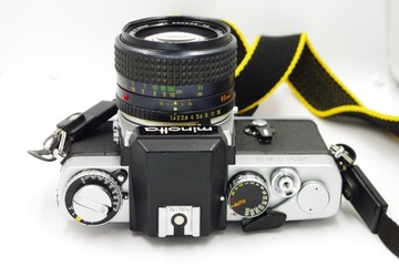 MINOLTA XE-5 + MINOLTA MC ROKKOR-PG 50 мм 1:1,4 в отличном состоянии