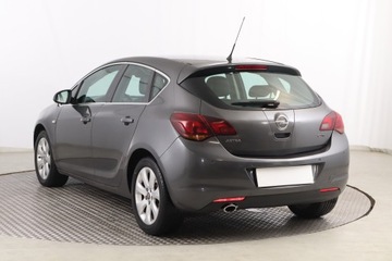Opel Astra J Hatchback 5d 2.0 CDTI ECOTEC 160KM 2010 Opel Astra 2.0 CDTI, Klima, Klimatronic, Tempomat, zdjęcie 3