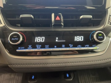 Toyota Corolla XII Sedan 1.8 Hybrid 122KM 2022 Toyota Corolla 1.8 Hybrid Comfort/Tech Salon Pl, zdjęcie 20