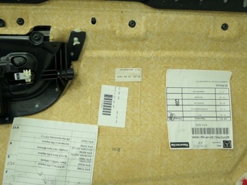 ОБИВКА ДВЕРИ ЗАДНЯЯ ЛЕВАЯ MERCEDES W221 LIFT SHORT