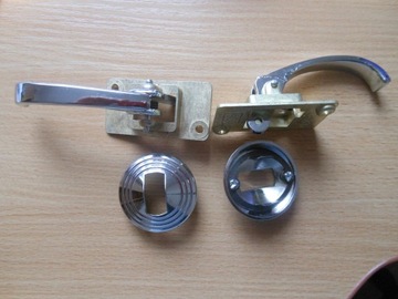 КЛИНОВЫЕ ХРОМИРОВАННЫЕ УПЛОТНИТЕЛИ ОКОН ПЕРЕДНЯЯ ЗАДНЯЯ FSO FIAT 125P