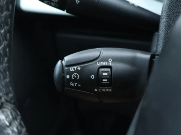 DS 3 Hatchback (Citroen) 1.6 HDi 92KM 2010 Citroen DS3 1.6 HDi, Klima, Klimatronic, Tempomat, zdjęcie 15