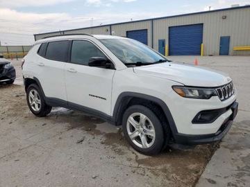 Jeep Compass II 2023 Jeep Compass Latitude 2023 2.0l 2.0 Benzyna 200KM, zdjęcie 4