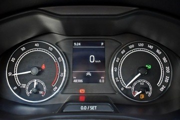 Skoda Kamiq Crossover 1.0 TSI 110KM 2022 Škoda Kamiq Skoda Kamiq Bezwypadkowy / Salon, zdjęcie 15