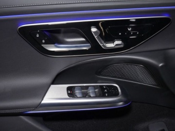 Mercedes Klasa E W214 Sedan 2.0 220d 197KM 2025 E Klasa 220 d 4-Matic AMG 2.0 (197KM) 2025, zdjęcie 14