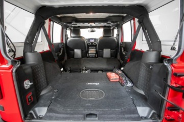 Jeep Wrangler III Unlimited Facelifting 3.6 V6 286KM 2015 Jeep Wrangler SAHARA UNLIMITED. Polska. Bezwypadek, zdjęcie 26