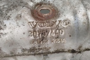 JINÉ DÍLY KOMORA MOTORU VOLVO XC60 30757440 2.4L DIESEL 136KW 2009
