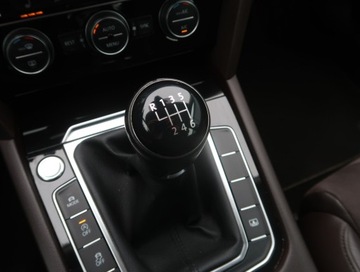 Volkswagen Passat B8 Limousine 1.8 TSI BlueMotion Technology 180KM 2016 VW Passat 1.8 TSI, Salon Polska, 1. Właściciel, zdjęcie 15