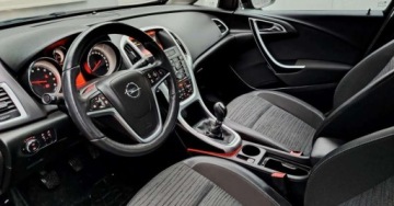 Opel Astra J Sports Tourer Facelifting 1.4 Turbo ECOTEC 120KM 2014 Opel Astra Opel Astra 1.4 T Cosmo 1.4 Benzyna 120KM, zdjęcie 9