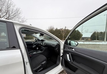 Peugeot 2014 Peugeot 308 Peugeot 308 PureTech 130 GPF Stop amp Start Allure Pack 1.2, zdjęcie 22