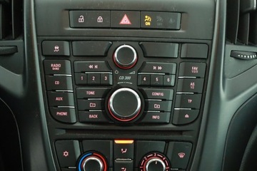 Opel Astra J Hatchback 5d Facelifting 1.6 Twinport ECOTEC 115KM 2014 Opel Astra 1.6 16V, Salon Polska, Klima, zdjęcie 9