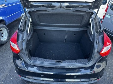 Ford Focus III Hatchback 5d 1.0 EcoBoost 125KM 2012 Ford Focus Bogate wyposażenie 2012, zdjęcie 25