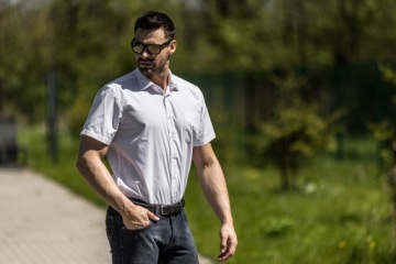 КЛАССИЧЕСКАЯ БЕЛАЯ ЭЛЕГАНТНАЯ РУБАШКА – КОРОТКАЯ S 44/45