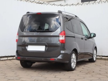 Ford Tourneo Courier I Mikrovan Facelifting 1.5 Duratorq TDCi 100KM 2020 Ford Tourneo Courier 1.5 TDCI, Salon Polska, zdjęcie 4