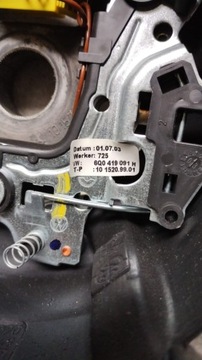 VOLANT KŮŽE Z ULOŽENÍ VOLKSWAGEN 6Q0419091H