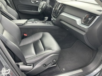 Volvo XC60 II Crossover T5 250KM 2018 Volvo XC 60 4x4 T5 Momentum 2018 kamera, zdjęcie 28