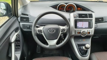 Toyota Verso Minivan 1.8 Valvematic 147KM 2011 Toyota Verso 1.8 16v 147KM # Navi # Kamera #, zdjęcie 15