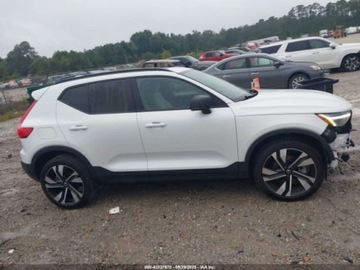 Volvo XC40 2024 Volvo XC 40 B5 Plus Dark Theme 2024 2.0l 2.0 Benzyna 247KM, zdjęcie 6