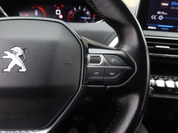 Peugeot 5008 II Crossover Facelifting 1.2 PureTech 130KM 2021 Peugeot 5008 PureTech 130, 7 miejsc, Klima, zdjęcie 21