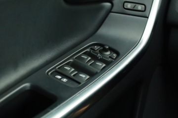 Volvo XC60 I SUV Facelifting 2.0 D3 DRIVE-E 150KM 2016 Volvo XC60 D3, Automat, Skóra, Navi, Xenon, zdjęcie 19