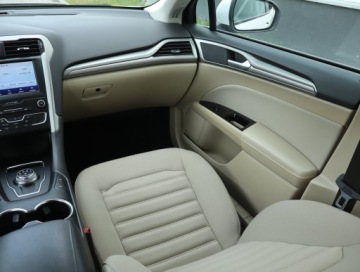 Ford Mondeo V Liftback Facelifting 2.0 EcoBlue 150KM 2020 Ford Mondeo 2.0 EcoBlue, Salon Polska, zdjęcie 7