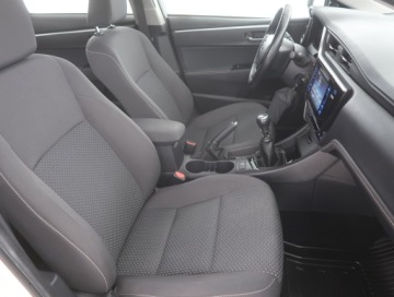 Toyota Corolla XI Sedan 1.6 Valvematic 132KM 2016 Toyota Corolla 1.6 Valvematic, Salon Polska, zdjęcie 8