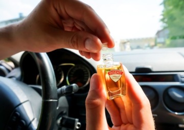 MY CAR — КУЛОН INSENTI С ДЕРЕВЯННЫМ АРХОМ ВАНИЛИ