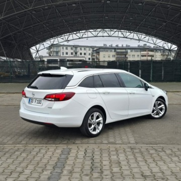 Opel Astra J GTC 1.4 Turbo ECOTEC 140KM 2016 Opel Astra K 1.4 Turbo Cosmo, zdjęcie 13