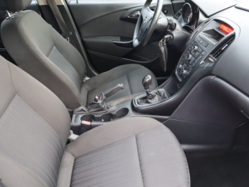 Opel Astra J Hatchback 5d 1.4 87KM 2011 Opel Astra 1.4 16V, GAZ, Klima,ALU, zdjęcie 8