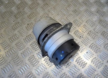 AUDI OE 7L8199131F LOŽISKO MOTORU